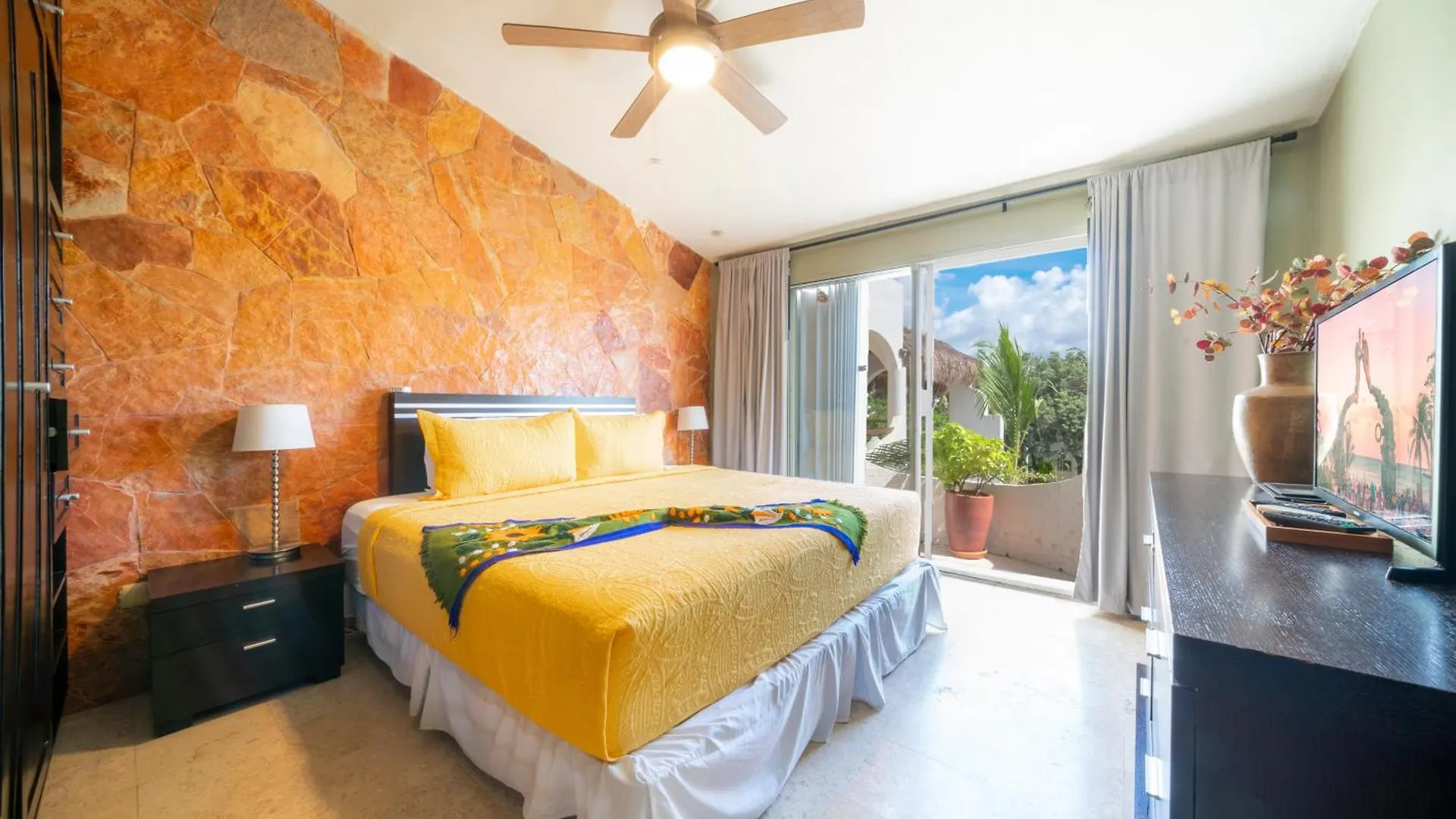Apartment Spacious 2 Bedroom Condo In Playacar II - At Rosa Blanca Condos - Sueno Playa del Carmen