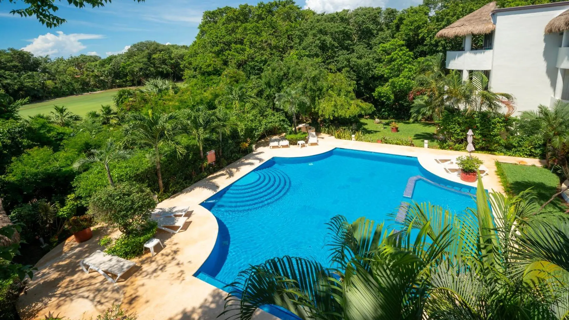 Spacious 2 Bedroom Condo In Playacar II - At Rosa Blanca Condos - Sueno Playa del Carmen Apartamento